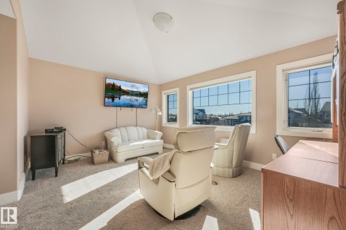 46 Willowdale Place, Stony Plain, AB - Indoor Photo Showing Living Room