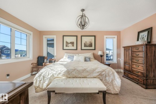 46 Willowdale Place, Stony Plain, AB - Indoor Photo Showing Bedroom
