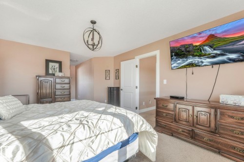 46 Willowdale Place, Stony Plain, AB - Indoor Photo Showing Bedroom