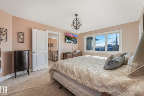 46 Willowdale Place, Stony Plain, AB - Indoor Photo Showing Bedroom