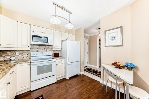 304 17150 94A Avenue, Edmonton, AB - Indoor Photo Showing Kitchen