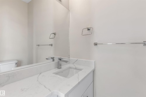10011 162 Street, Edmonton, AB - Indoor Photo Showing Bathroom