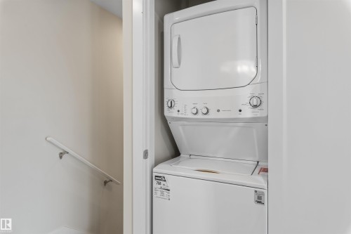 10011 162 Street, Edmonton, AB - Indoor Photo Showing Laundry Room