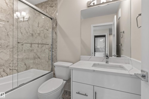10011 162 Street, Edmonton, AB - Indoor Photo Showing Bathroom