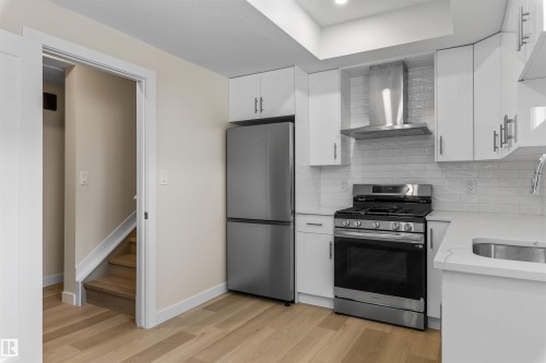 10011 162 Street, Edmonton, AB - Indoor Photo Showing Kitchen
