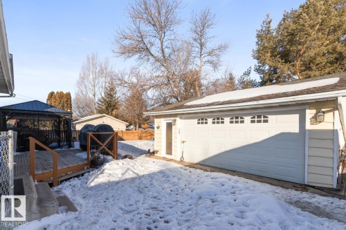 View of snow covered garage - 14 Lester Crescent, St. Albert, AB - Outdoor
