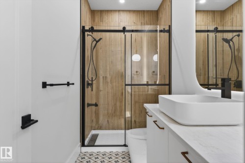 Bathroom featuring vanity and a shower stall - 8765 Mayday Lane, Edmonton, AB - Indoor