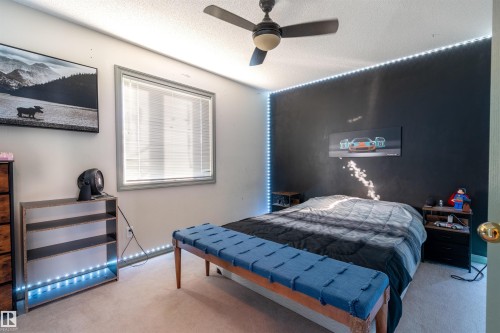 11813 12 Avenue, Edmonton, AB - Indoor Photo Showing Bedroom