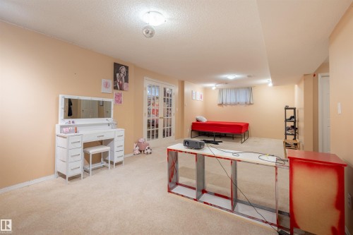 11813 12 Avenue, Edmonton, AB - Indoor