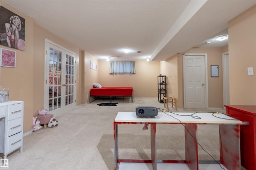 11813 12 Avenue, Edmonton, AB - Indoor