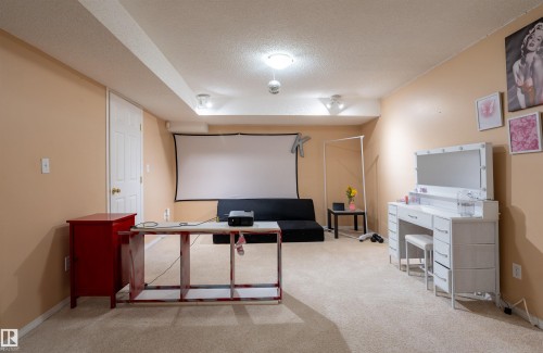 11813 12 Avenue, Edmonton, AB - Indoor
