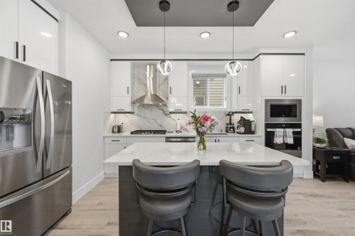 10909 151 Street, Edmonton, AB - Indoor Photo Showing Kitchen With Upgraded Kitchen