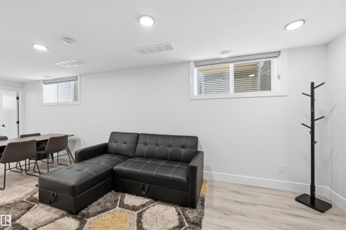 10909 151 Street, Edmonton, AB - Indoor