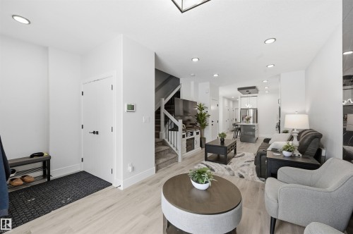 10909 151 Street, Edmonton, AB - Indoor