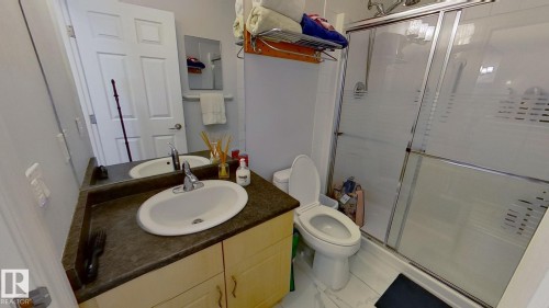 2036 Towne Centre Boulevard Nw, Edmonton, AB - Indoor Photo Showing Bathroom