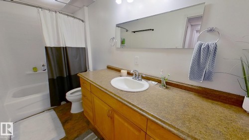 2036 Towne Centre Boulevard Nw, Edmonton, AB - Indoor Photo Showing Bathroom