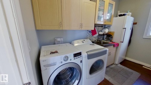 2036 Towne Centre Boulevard Nw, Edmonton, AB - Indoor Photo Showing Laundry Room