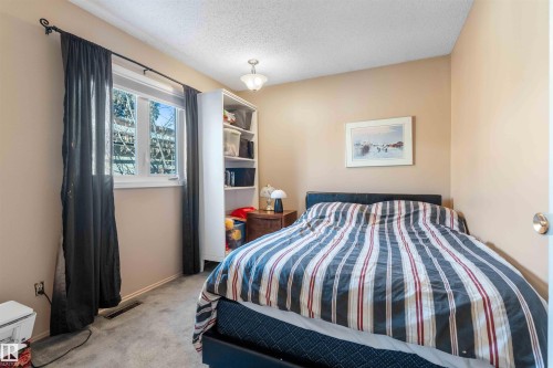 12127 152A Avenue, Edmonton, AB - Indoor Photo Showing Bedroom