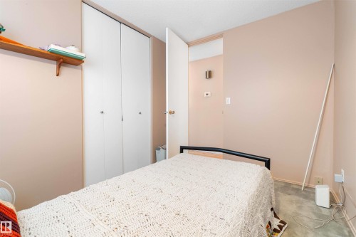 12127 152A Avenue, Edmonton, AB - Indoor Photo Showing Bedroom