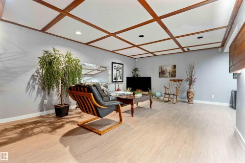 12127 152A Avenue, Edmonton, AB - Indoor Photo Showing Other Room