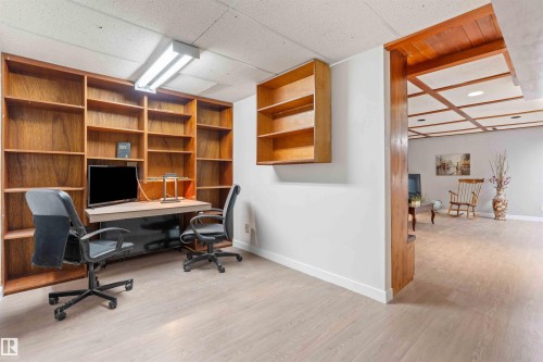 12127 152A Avenue, Edmonton, AB - Indoor Photo Showing Office