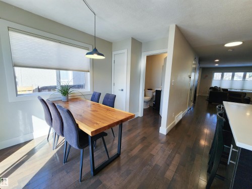 10433 70 Avenue, Edmonton, AB - Indoor Photo Showing Dining Room