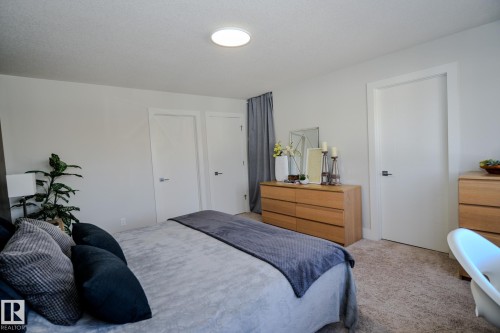 10433 70 Avenue, Edmonton, AB - Indoor Photo Showing Bedroom