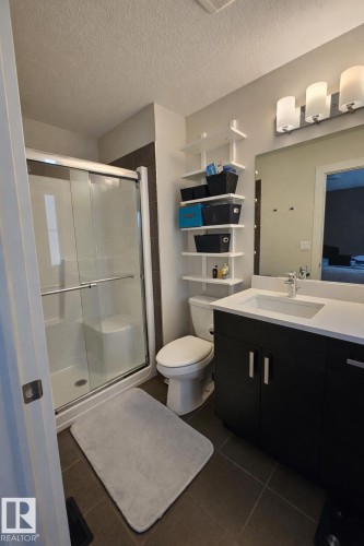10433 70 Avenue, Edmonton, AB - Indoor Photo Showing Bathroom