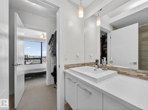 1401 11969 Jasper Avenue, Edmonton, AB - Indoor Photo Showing Bathroom