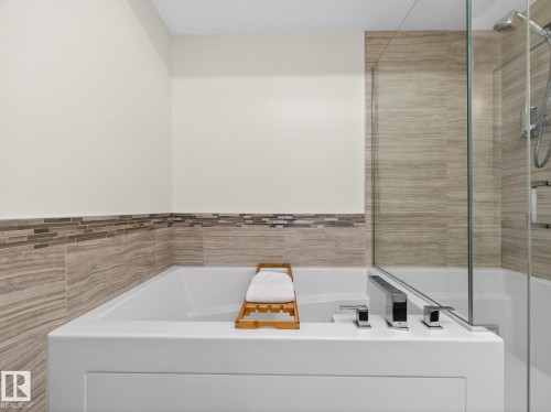 1401 11969 Jasper Avenue, Edmonton, AB - Indoor Photo Showing Bathroom