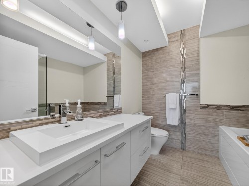 1401 11969 Jasper Avenue, Edmonton, AB - Indoor Photo Showing Bathroom