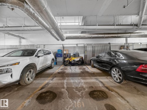 1401 11969 Jasper Avenue, Edmonton, AB - Indoor Photo Showing Garage