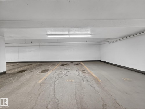 1401 11969 Jasper Avenue, Edmonton, AB - Indoor Photo Showing Garage