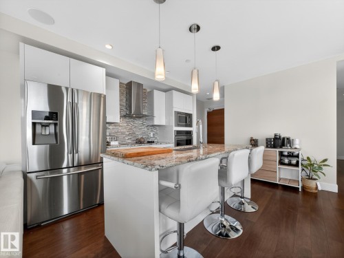 1401 11969 Jasper Avenue, Edmonton, AB - Indoor Photo Showing Kitchen With Upgraded Kitchen