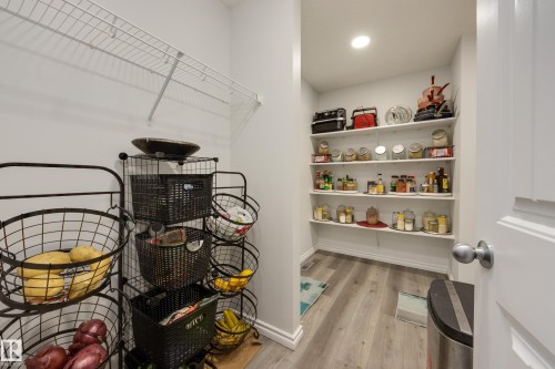 5112 Lark Crescent, Edmonton, AB - Indoor