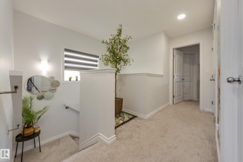 5112 Lark Crescent, Edmonton, AB - Indoor Photo Showing Other Room