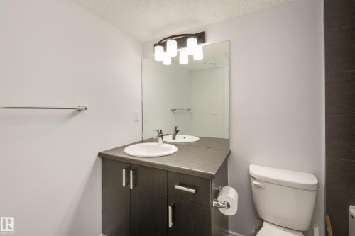 5112 Lark Crescent, Edmonton, AB - Indoor Photo Showing Bathroom