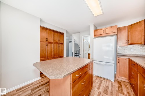 14934 43 Avenue, Edmonton, AB - Indoor Photo Showing Kitchen