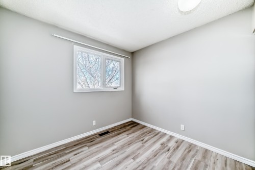 Bedroom #2 - 14934 43 Avenue, Edmonton, AB - Indoor Photo Showing Other Room