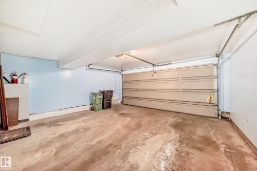 14934 43 Avenue, Edmonton, AB - Indoor Photo Showing Garage