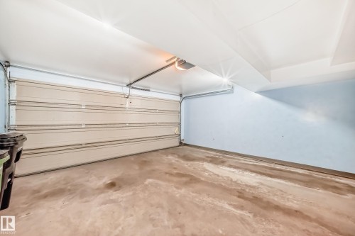 14934 43 Avenue, Edmonton, AB - Indoor Photo Showing Garage