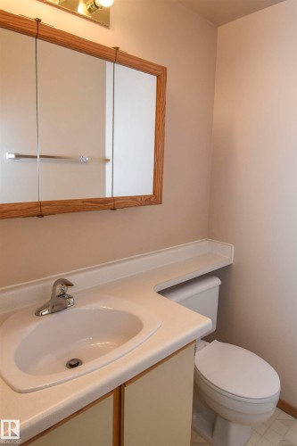 102 4812 51 Avenue, Stony Plain, AB - Indoor Photo Showing Bathroom