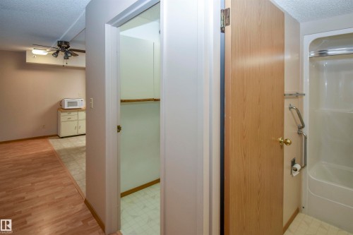 102 4812 51 Avenue, Stony Plain, AB - Indoor Photo Showing Bathroom