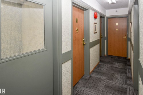 102 4812 51 Avenue, Stony Plain, AB - Indoor Photo Showing Other Room