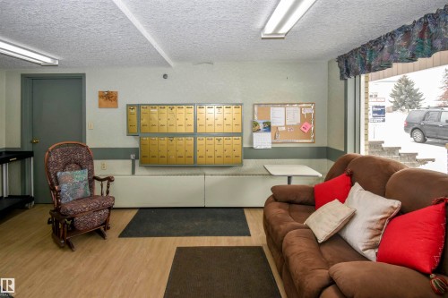 102 4812 51 Avenue, Stony Plain, AB - Indoor