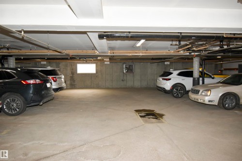102 4812 51 Avenue, Stony Plain, AB - Indoor Photo Showing Garage