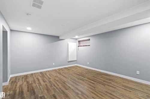 23 2004 Trumpeter Way, Edmonton, AB - Indoor Photo Showing Other Room