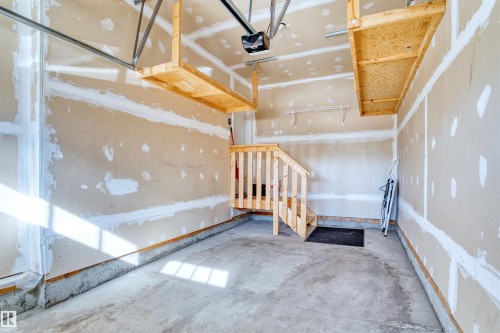 23 2004 Trumpeter Way, Edmonton, AB - Indoor Photo Showing Other Room