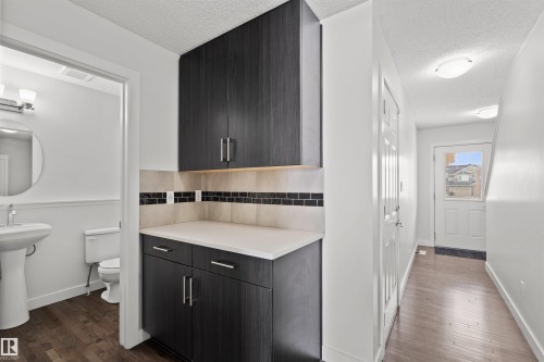 23 2004 Trumpeter Way, Edmonton, AB - Indoor