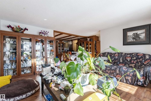 33 Brookside Avenue, Spruce Grove, AB - Indoor